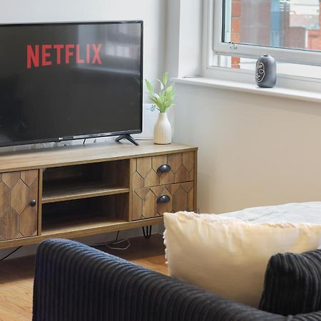 Modern 2-Bed Apartment, Free Parking, City Centre, Netflix & Pet Friendly - Hosted By Stay Host Save Sheffield Bagian luar foto