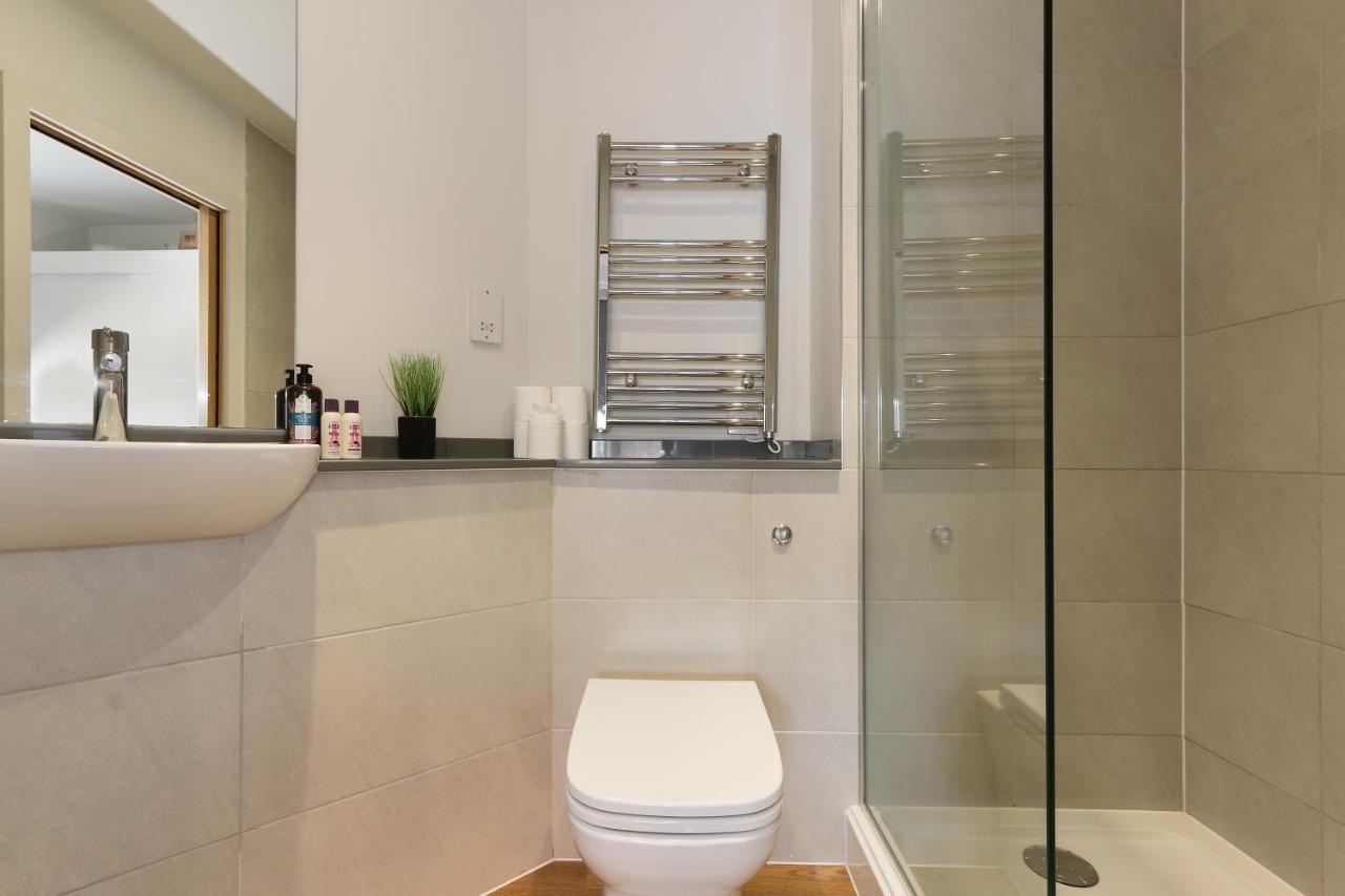 Modern 2-Bed Apartment, Free Parking, City Centre, Netflix & Pet Friendly - Hosted By Stay Host Save Sheffield Bagian luar foto