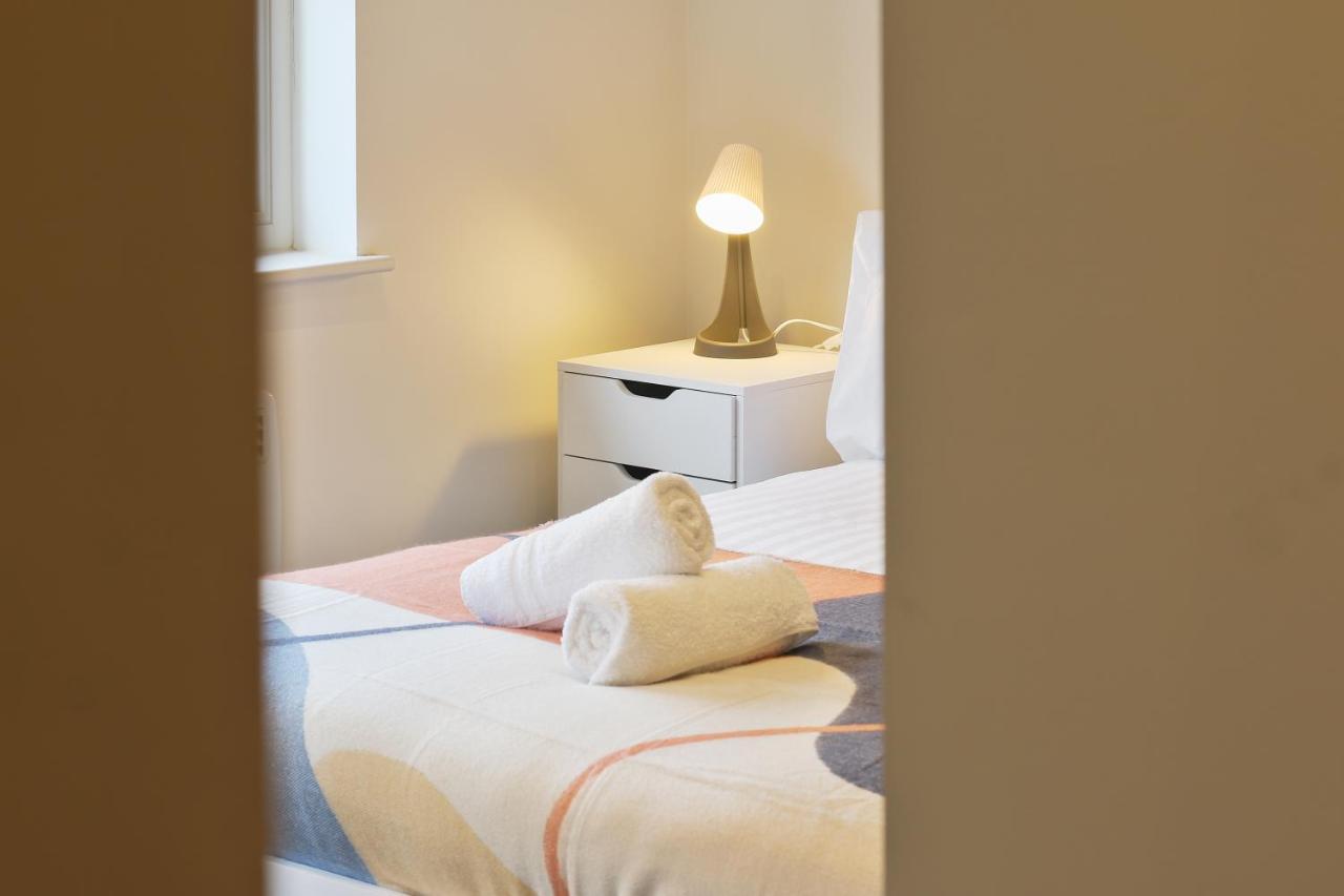 Modern 2-Bed Apartment, Free Parking, City Centre, Netflix & Pet Friendly - Hosted By Stay Host Save Sheffield Bagian luar foto