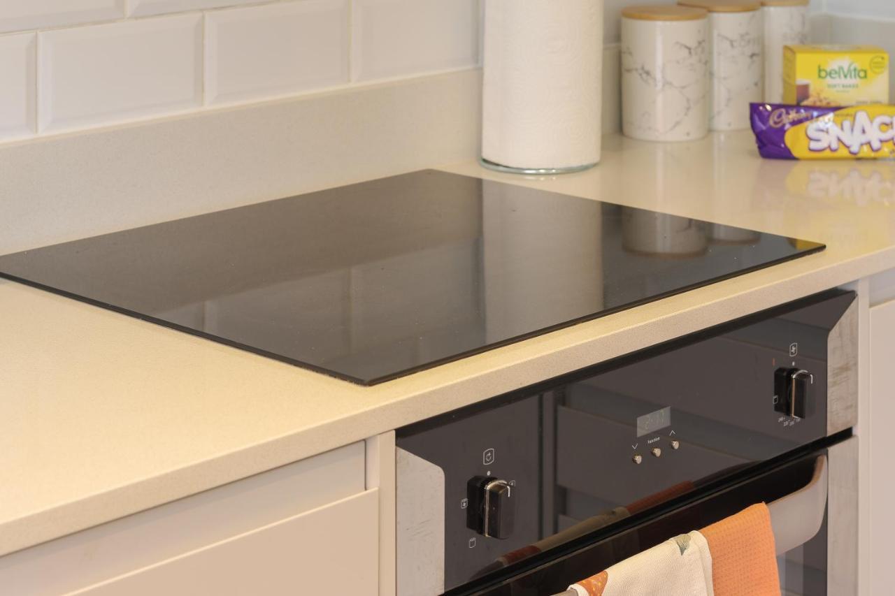 Modern 2-Bed Apartment, Free Parking, City Centre, Netflix & Pet Friendly - Hosted By Stay Host Save Sheffield Bagian luar foto