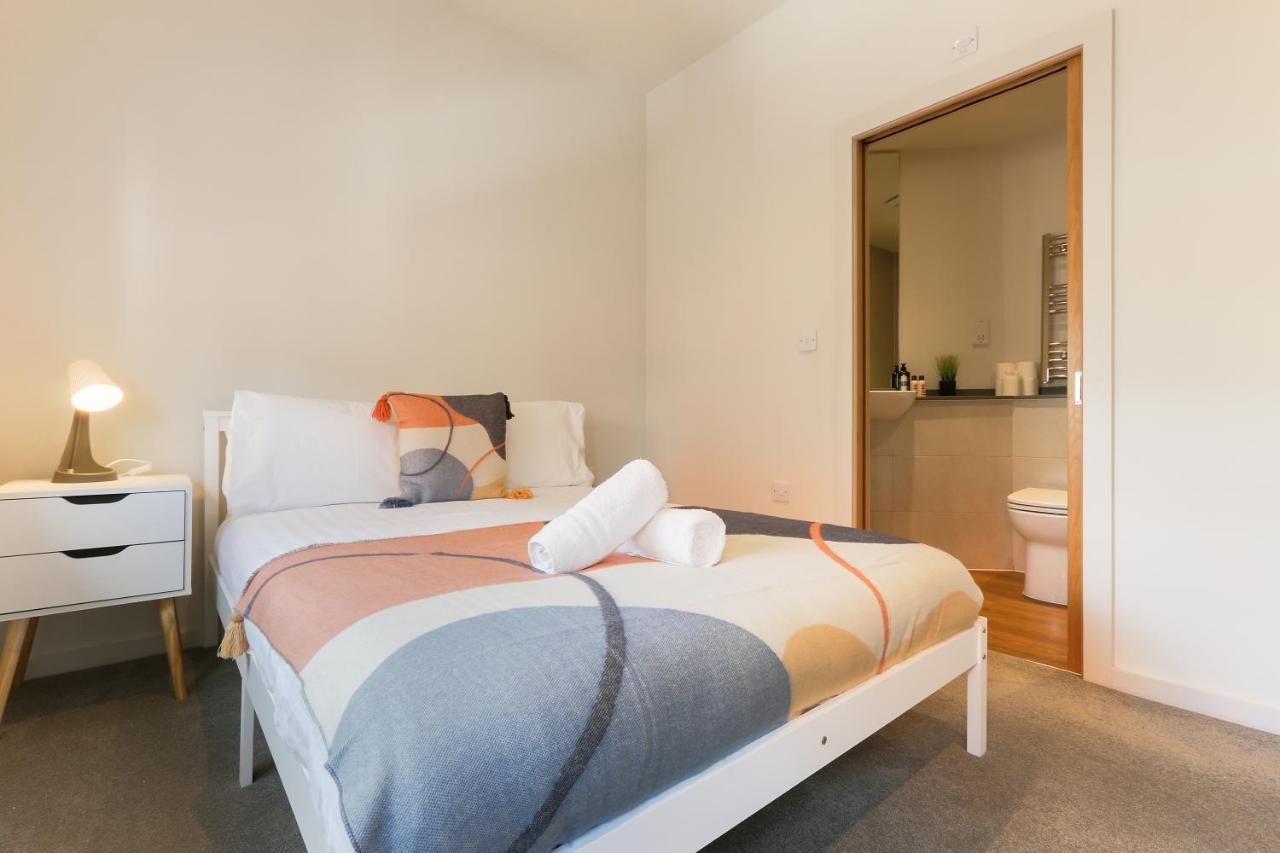 Modern 2-Bed Apartment, Free Parking, City Centre, Netflix & Pet Friendly - Hosted By Stay Host Save Sheffield Bagian luar foto