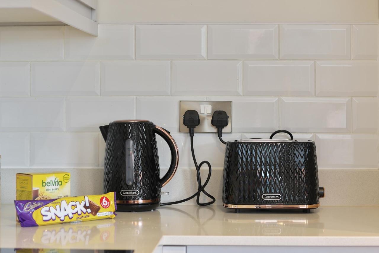 Modern 2-Bed Apartment, Free Parking, City Centre, Netflix & Pet Friendly - Hosted By Stay Host Save Sheffield Bagian luar foto