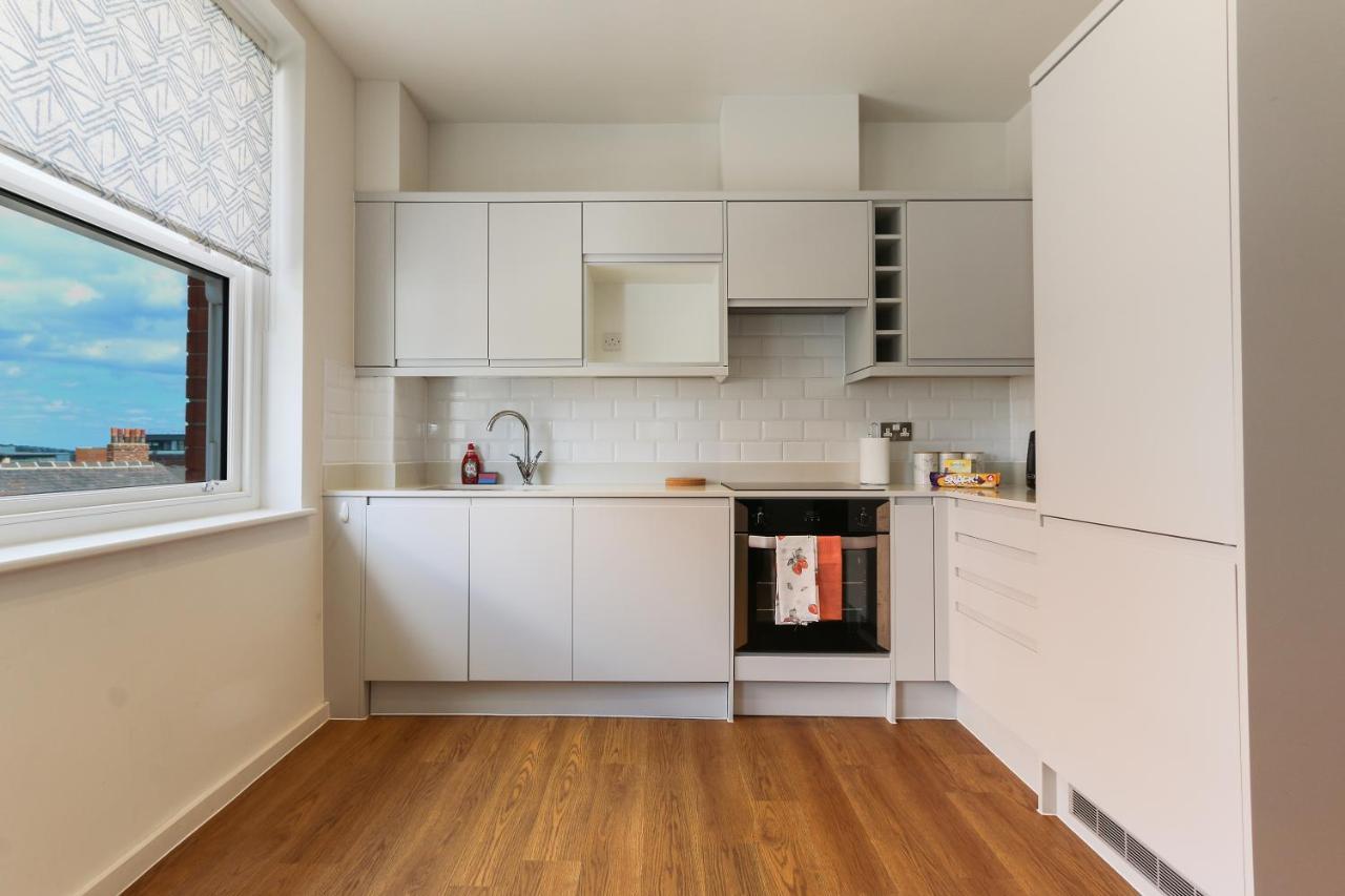 Modern 2-Bed Apartment, Free Parking, City Centre, Netflix & Pet Friendly - Hosted By Stay Host Save Sheffield Bagian luar foto